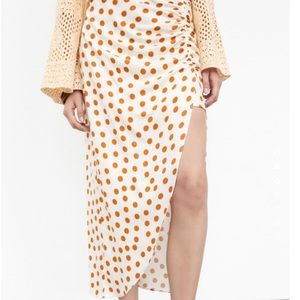 NWT Zara S polka dot skirt with ruching